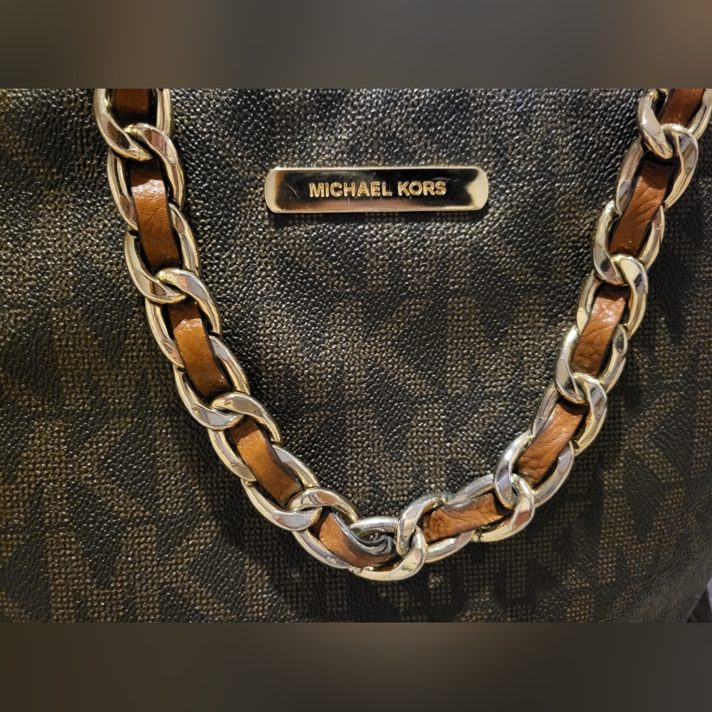 Michael Kors Monogram Satchelππ - Picture 5 of 12